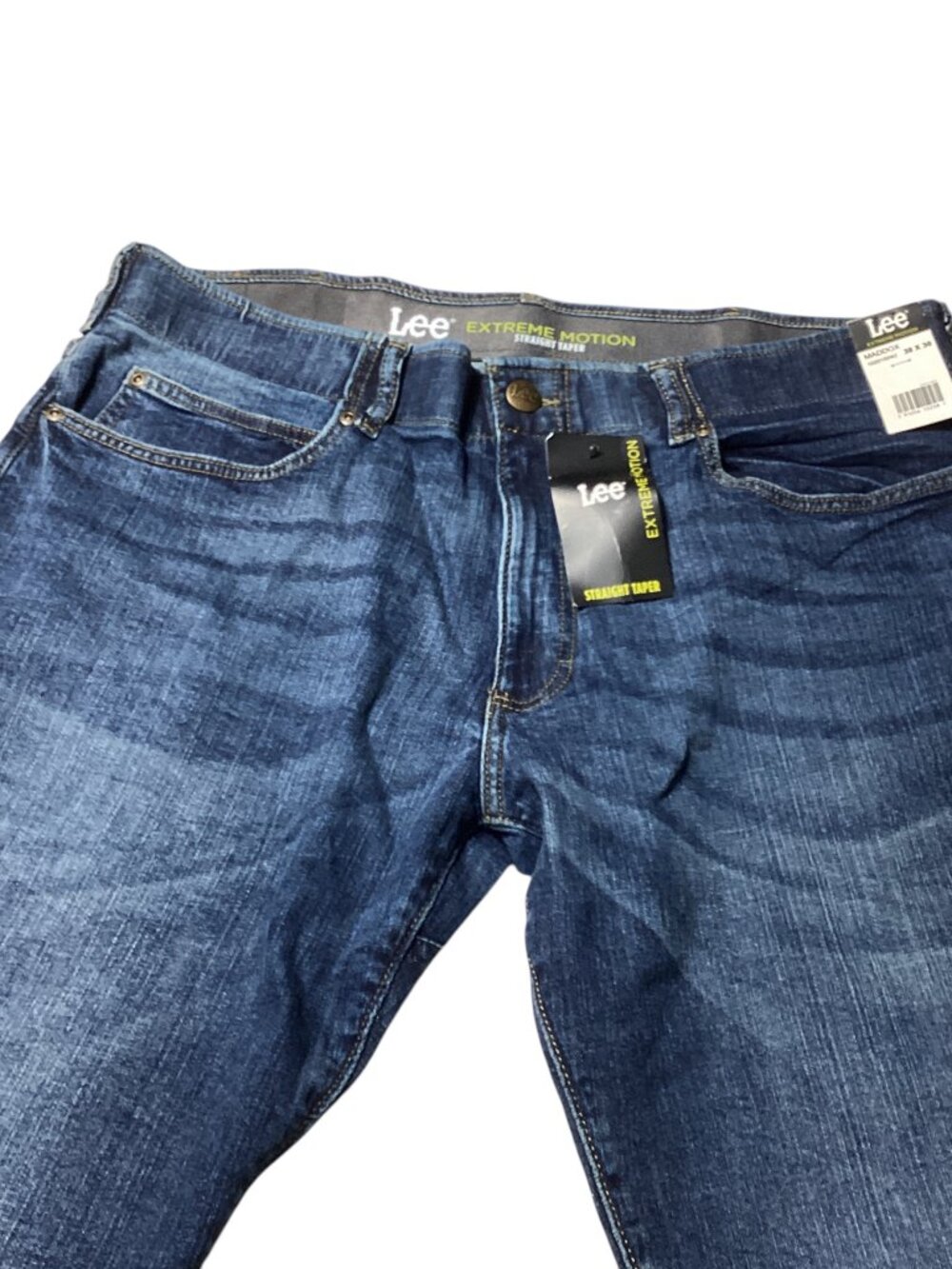 Lee: Men's Extreme Motion Jeans, Straight Taper, Size 38 x 30 - Picture 2 of 14